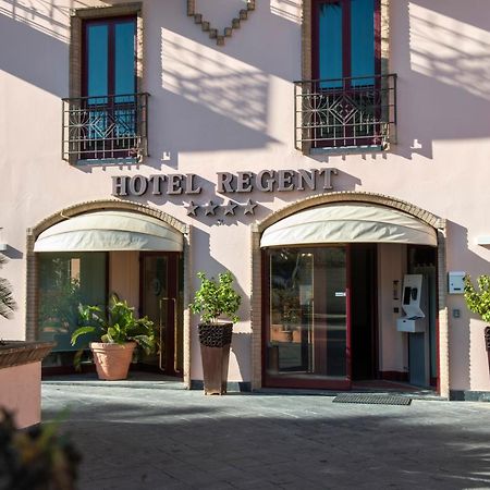Hotel Regent - In Pieno Centro Σαν Μπενεντέτο ντελ Τρόντο Εξωτερικό φωτογραφία