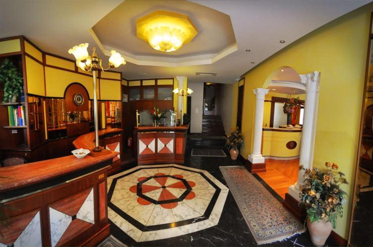 Hotel Regent - In Pieno Centro Σαν Μπενεντέτο ντελ Τρόντο Εξωτερικό φωτογραφία