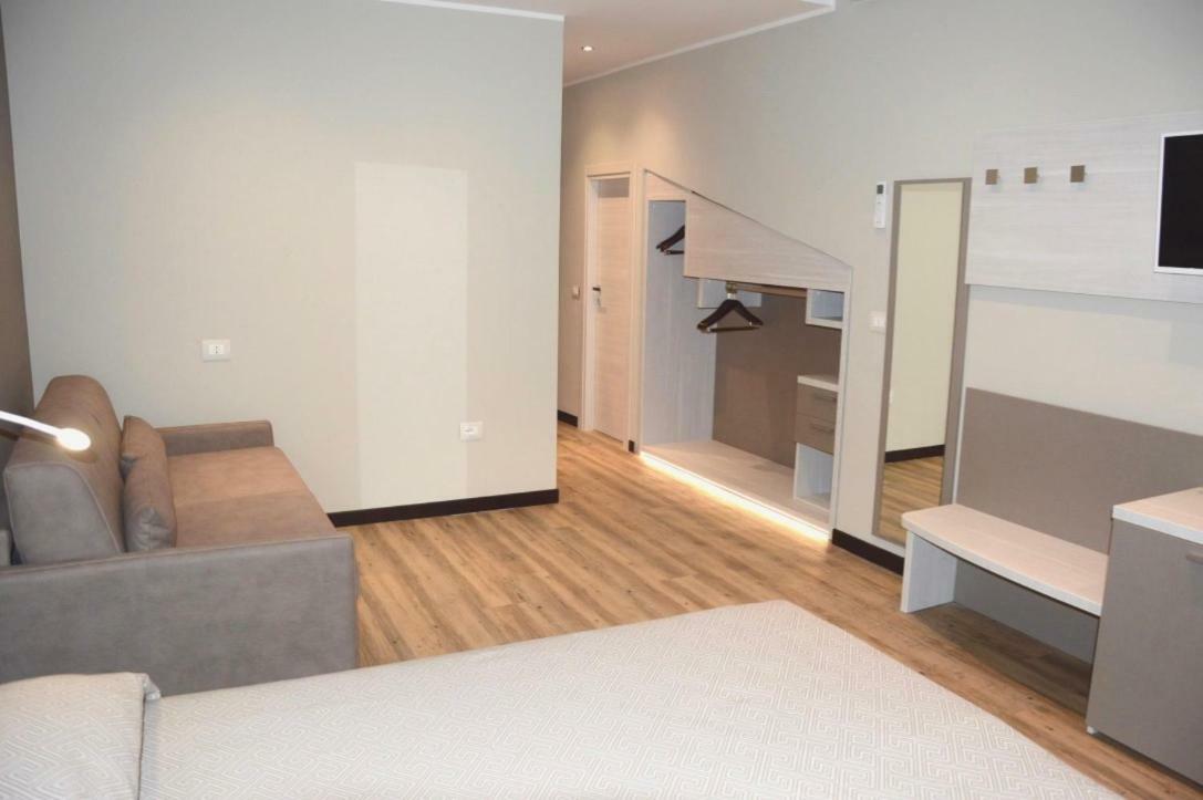 Hotel Regent - In Pieno Centro Σαν Μπενεντέτο ντελ Τρόντο Εξωτερικό φωτογραφία