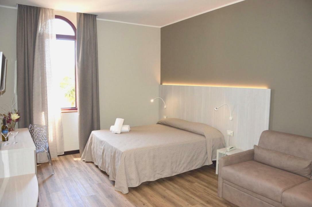 Hotel Regent - In Pieno Centro Σαν Μπενεντέτο ντελ Τρόντο Εξωτερικό φωτογραφία