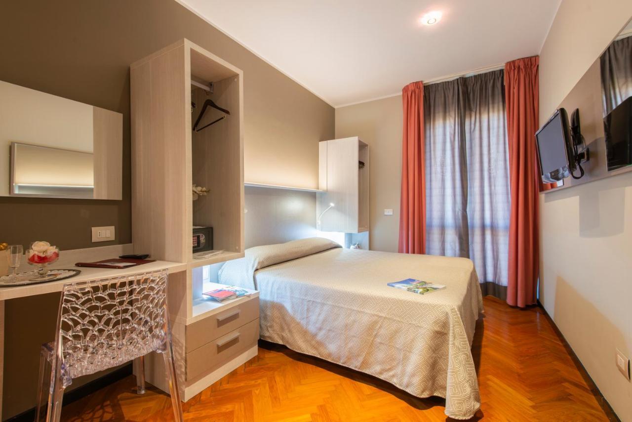 Hotel Regent - In Pieno Centro Σαν Μπενεντέτο ντελ Τρόντο Εξωτερικό φωτογραφία