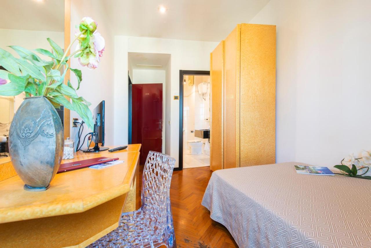 Hotel Regent - In Pieno Centro Σαν Μπενεντέτο ντελ Τρόντο Εξωτερικό φωτογραφία
