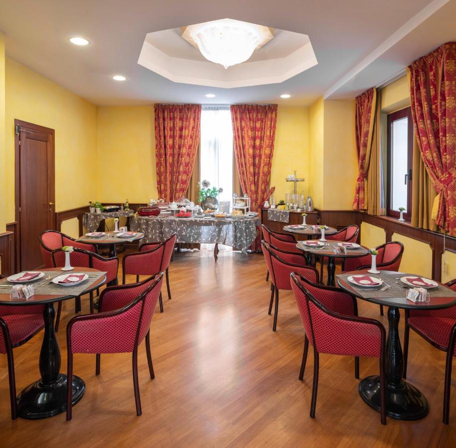 Hotel Regent - In Pieno Centro Σαν Μπενεντέτο ντελ Τρόντο Εξωτερικό φωτογραφία